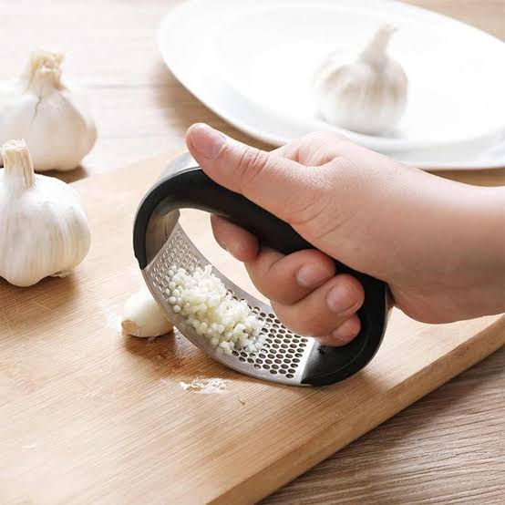 Stainless Steel Garlic Crusher, Garlic Grinder, Hand Held Garlic Press