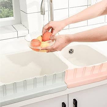 Silicone Sink Baffle Splash Guard Oil-Proof With Suction Cup Pool Water Baffle Plate Kitchen Supplies