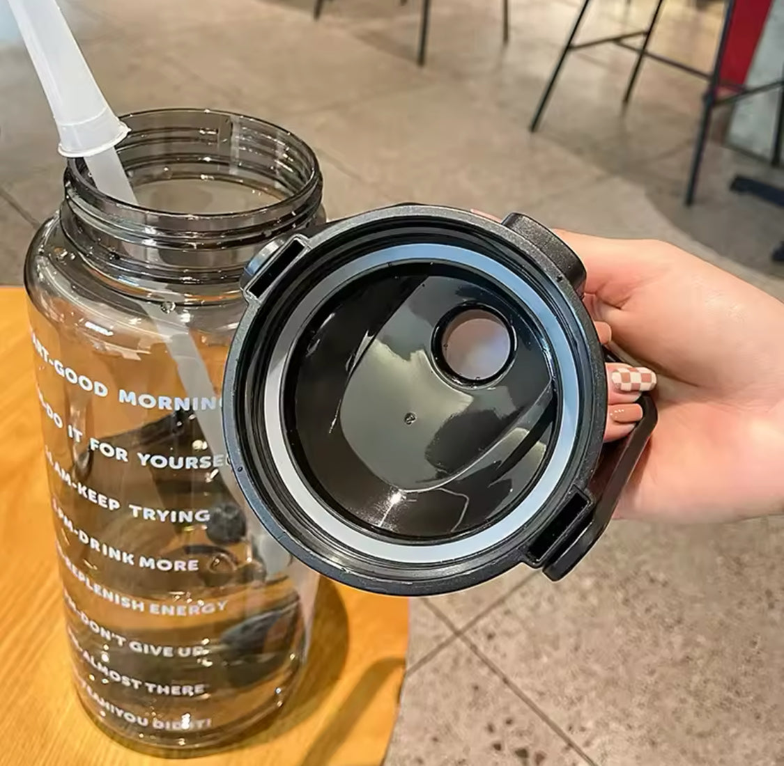 2000ml transparent motivational water bottle