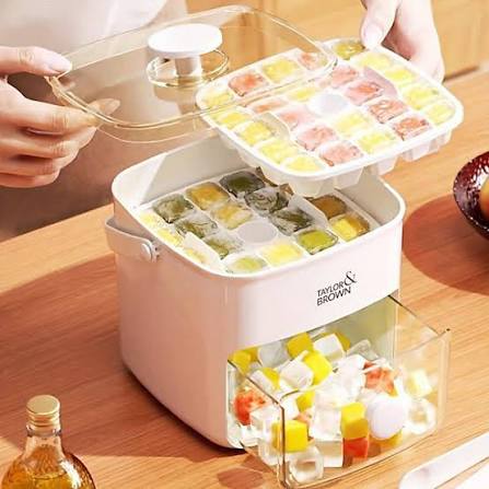Portable ice cube maker