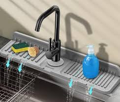 Kitchen faucet splash pad